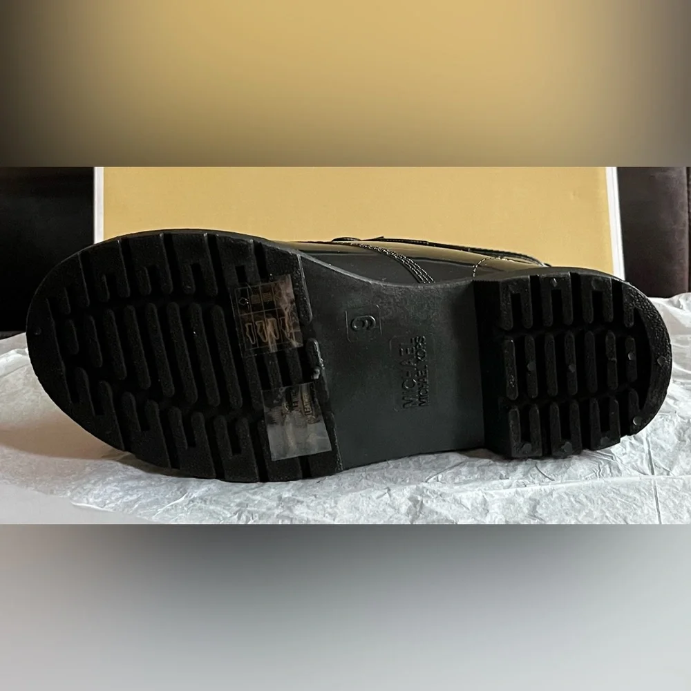 NIB NWT MICHAEL Michael Kors Tavie Combat Rain Boot Water Resistant Size 9 - Picture 2 of 14